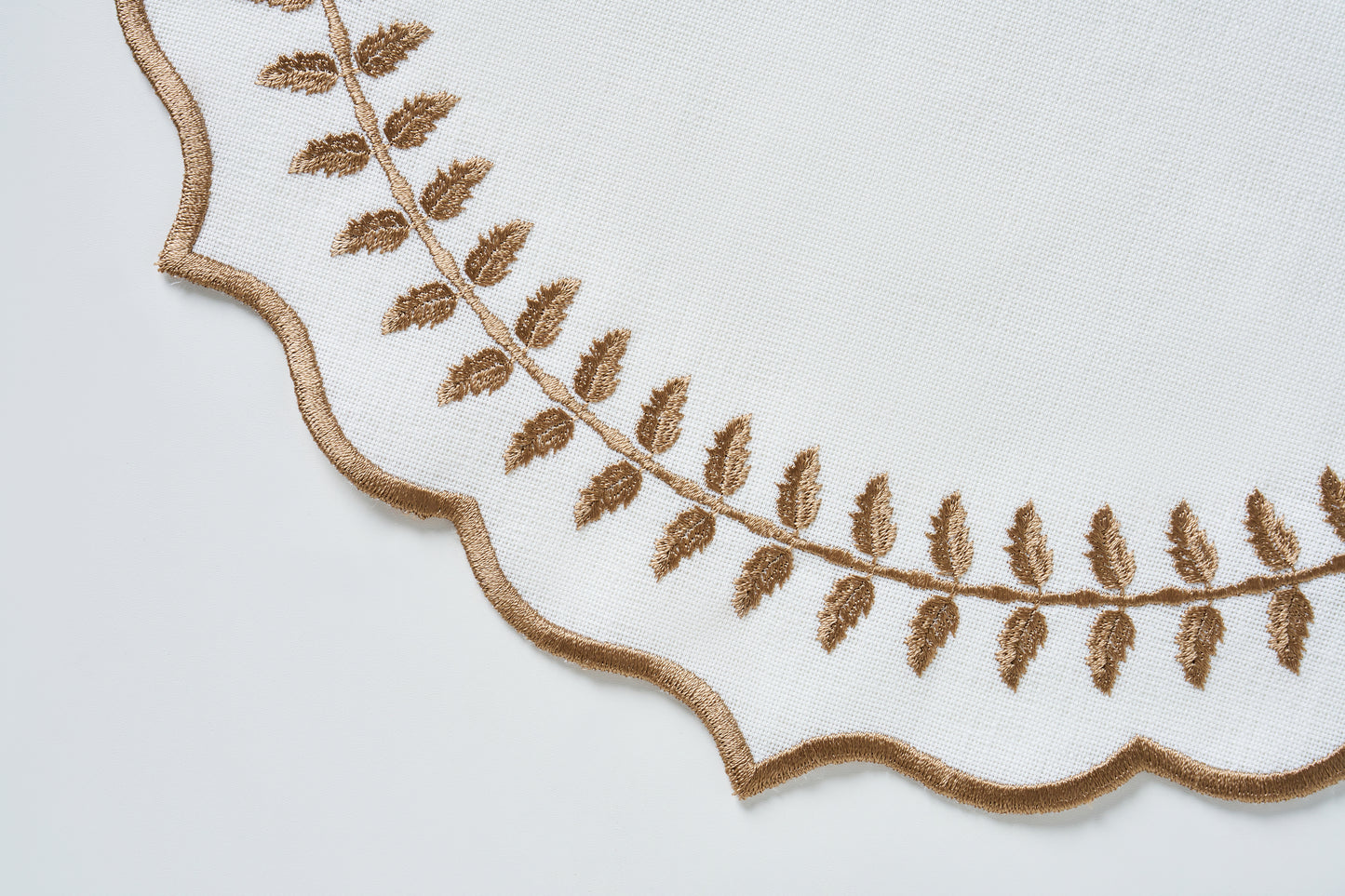 Leaf Brown Round Amerikan Servis