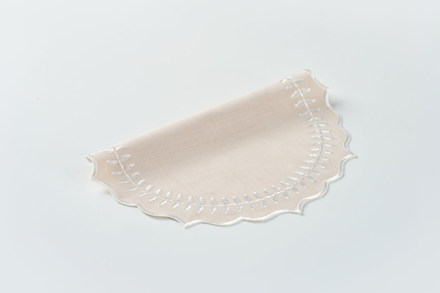 Leaf Beige Round Amerikan Servis